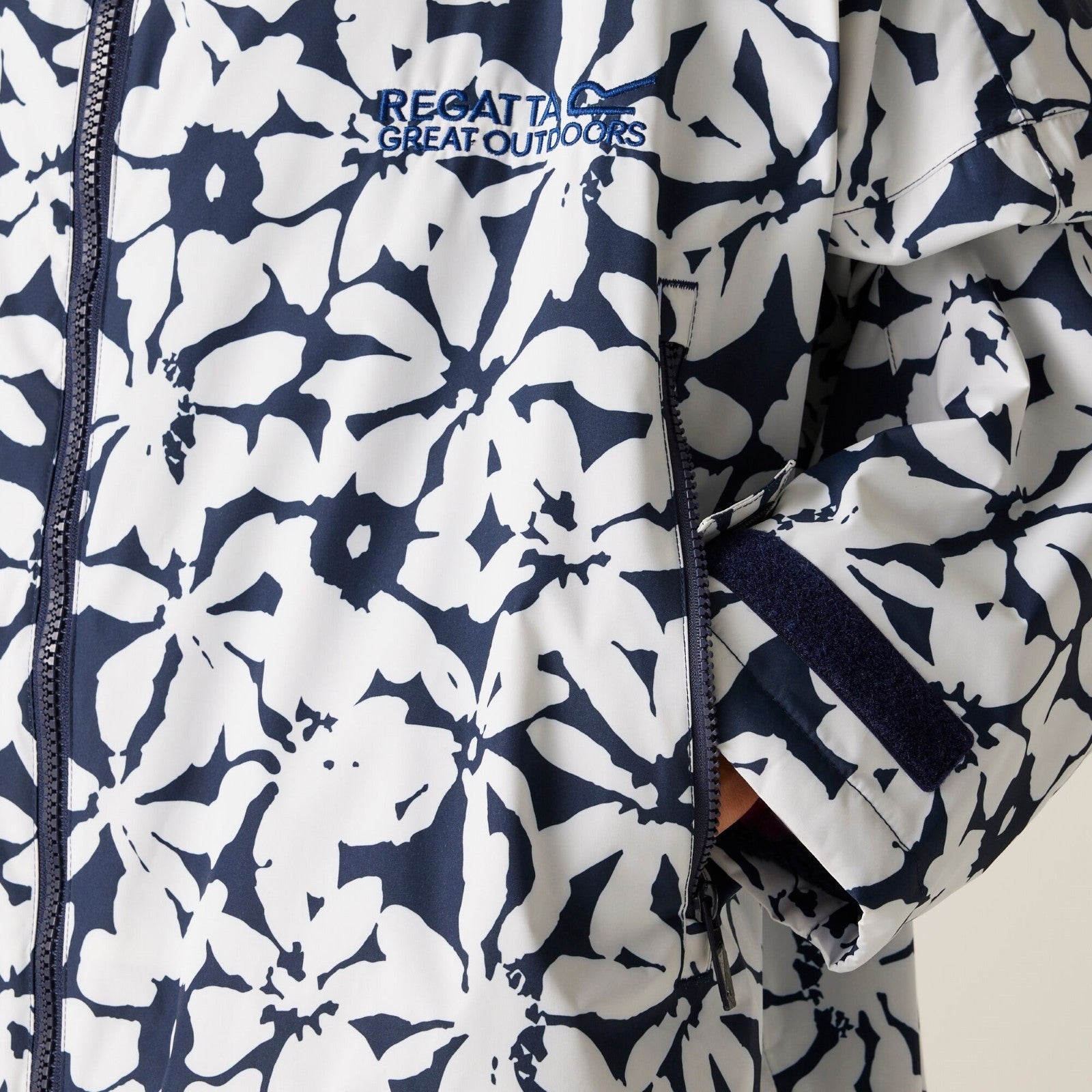 Rega 🔥2026  Hot Sale🔥 New Outdoor Active Adults Waterproof Changing Robe