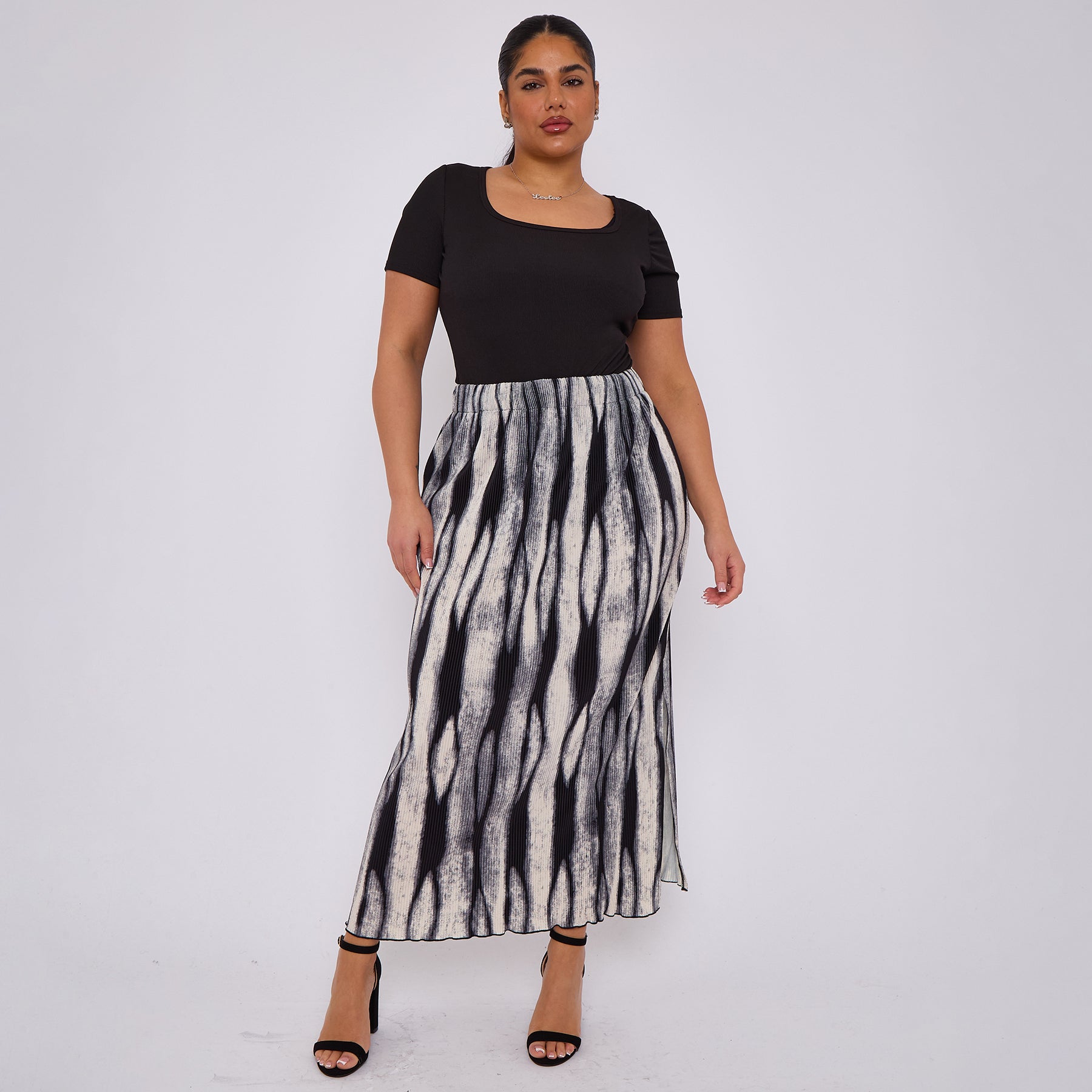 Bold Black & White Waves Monochrome Ripple Pleated Skirt