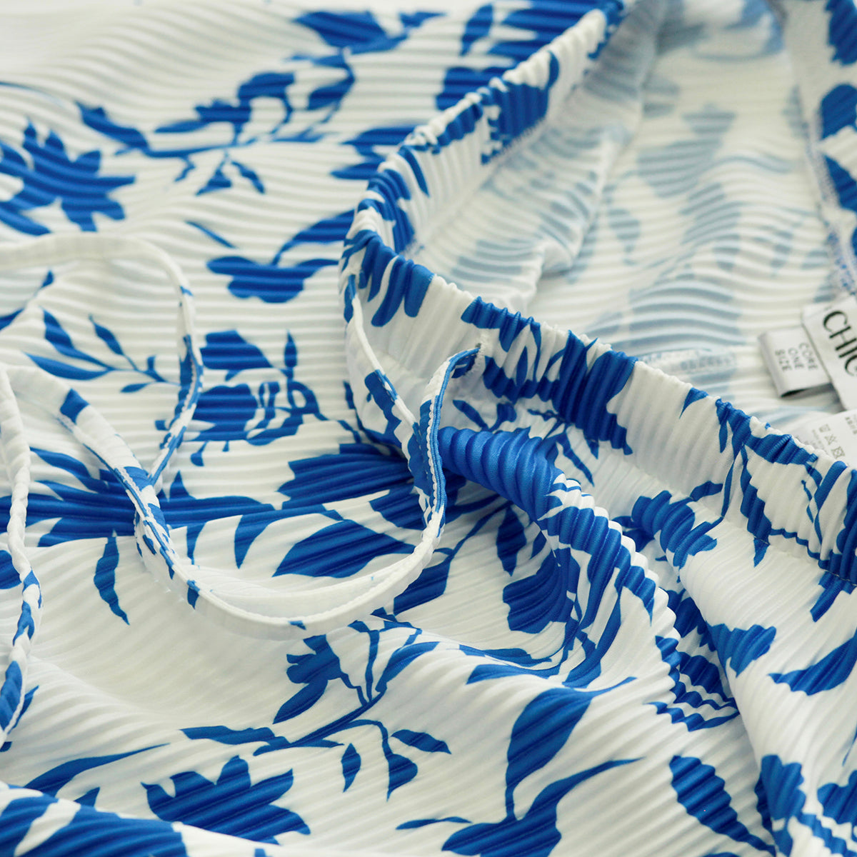 Chic Blue Botanical Prints V-Neck Vest Top & Pleated Pants