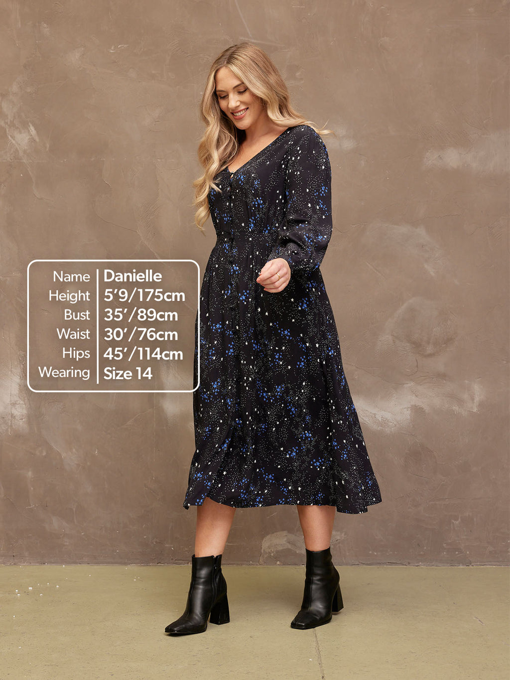 Susanne - V Neck Button Dress - Star Print