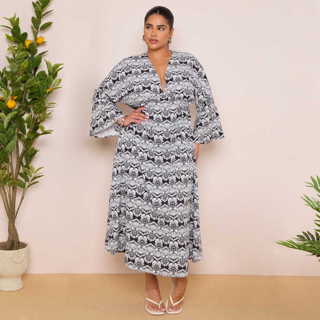 Long-Sleeve Swing Maxi Dress in Black Print