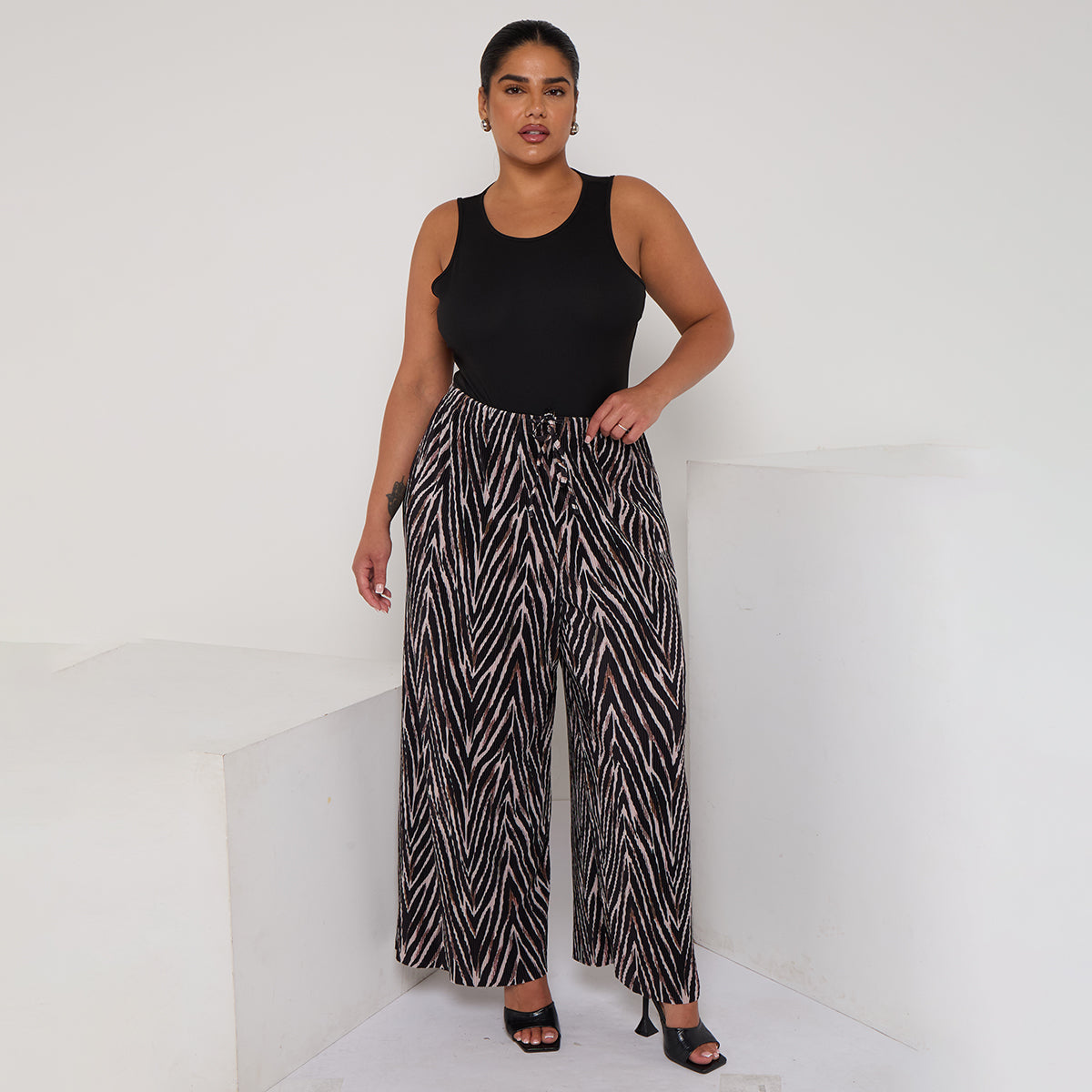 Brown Zebra Abstract Print Wide-Leg Drawstring Palazzo Pleated Pants